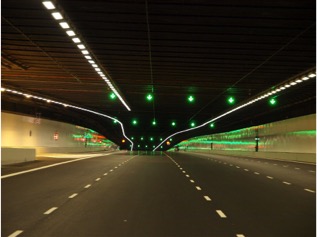 Figure 1. Exemple de panneaux dynamiques d’affectation de voies (Singapour)